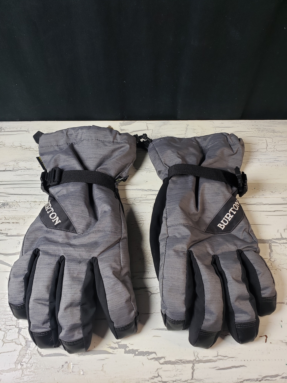 Burton Insulated Winter Ski/Snowboarding Gloves in Gray - size Men's Medium